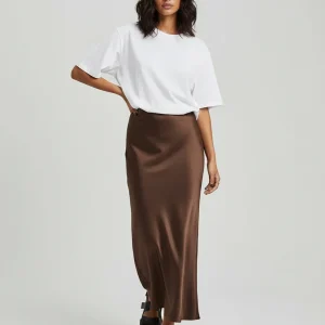 Jupe Crayon Marron Satin Élégante