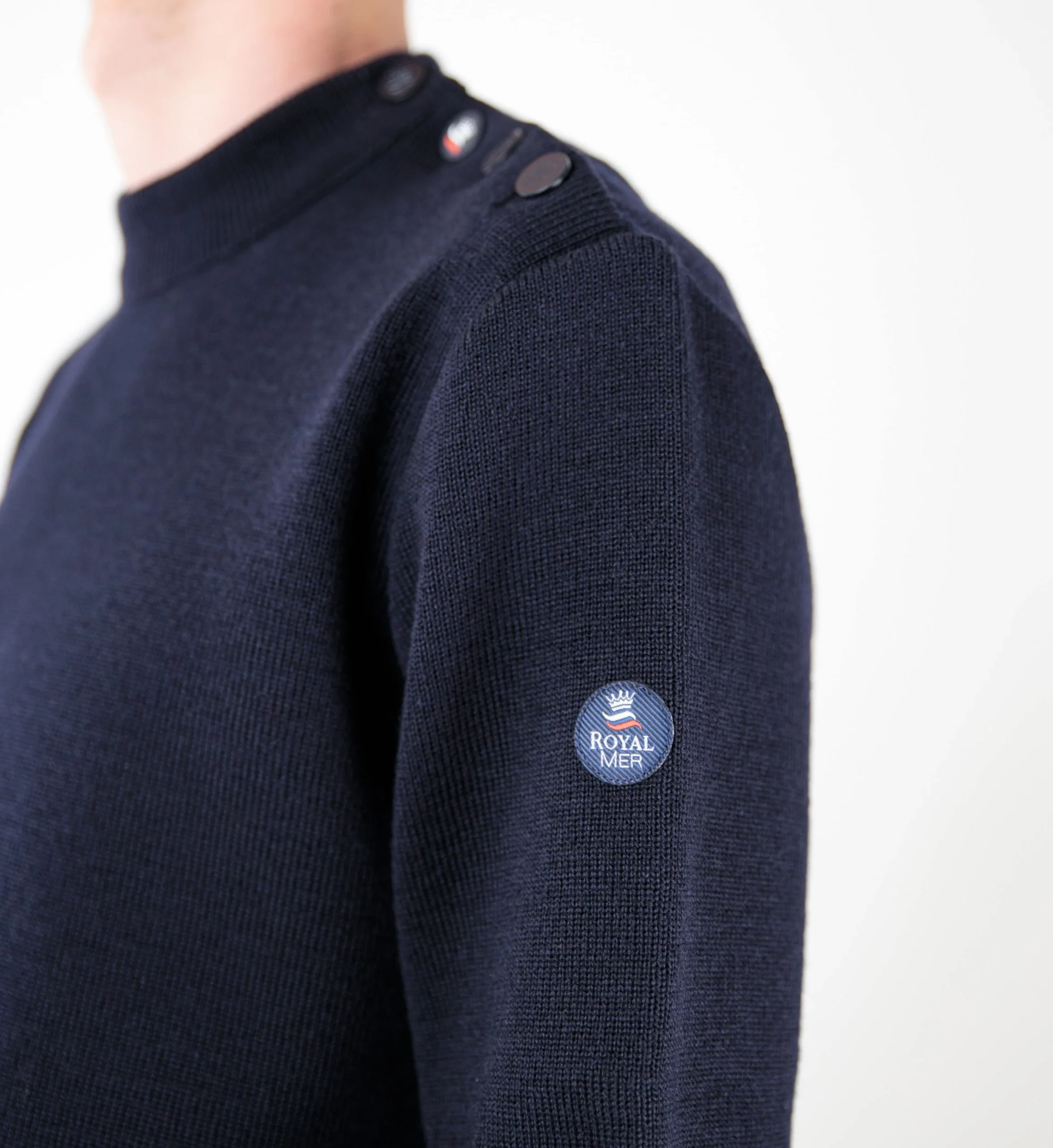 Pull classique marin ample uni