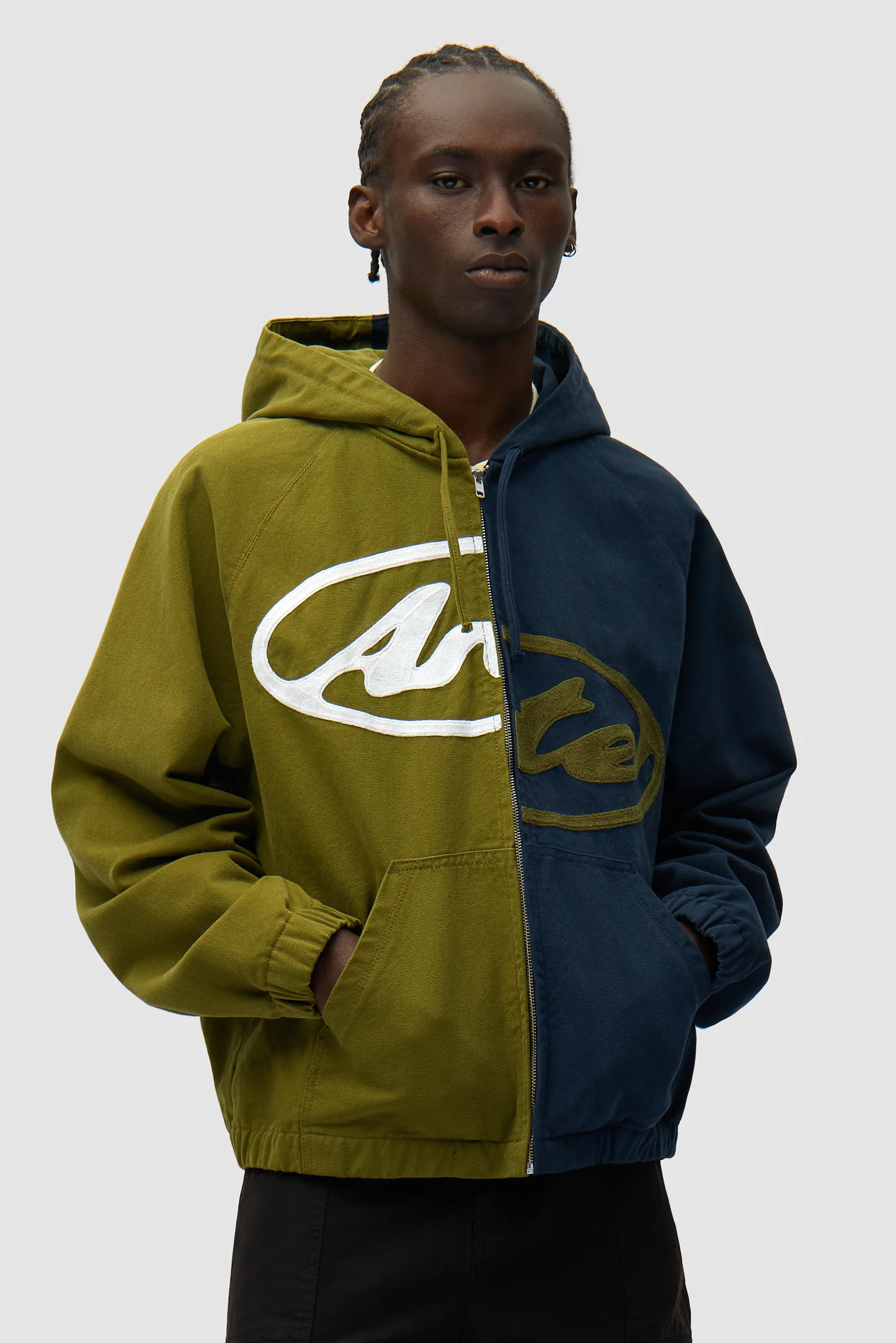 Veste à capuche en toile avec logo divisé – Bleu marine/Vert